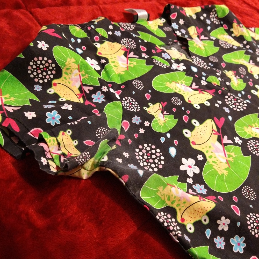 7 Med Scrub Tops - Picture 11 of 11